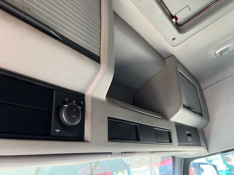 Tractor unit Volvo FH13.420 Globetrotter - ADR: picture 16 Tractor unit Volvo FH13.420 Globetrotter - ADR: picture 16