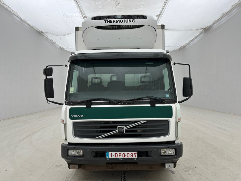 Volvo FL 220 - Refrigerator truck: picture 2 Volvo FL 220 - Refrigerator truck: picture 2
