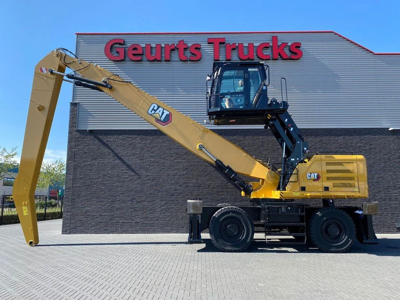 CAT MH3040 NEW MATERIAL HANDLER/UMSCHLAGBAGGER/OVERS - Tower crane: picture 1 CAT MH3040 NEW MATERIAL HANDLER/UMSCHLAGBAGGER/OVERS - Tower crane: picture 1