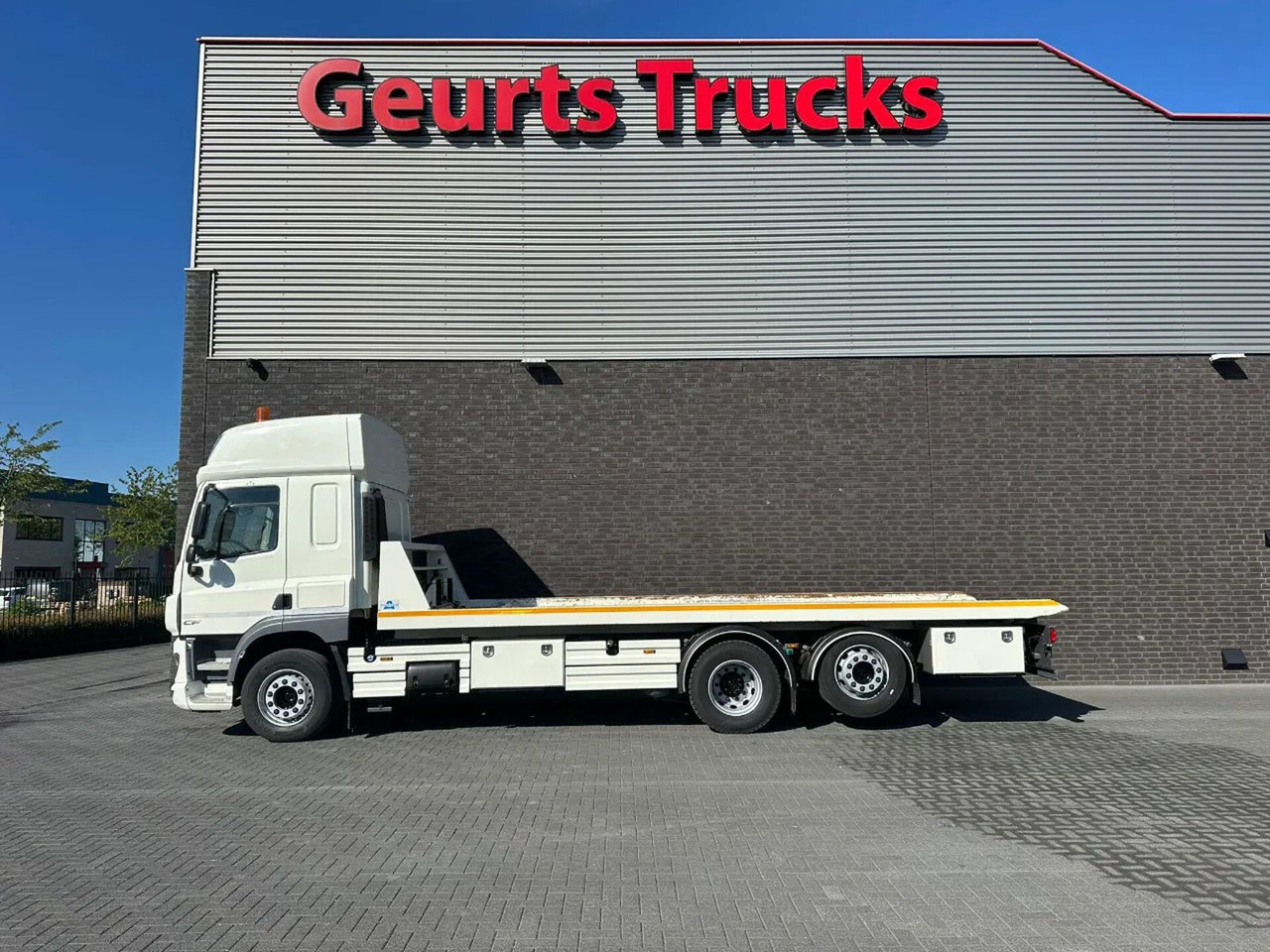 DAF CF 410 6X2 M4SN3 OPRIJWAGEN / MACHINE TRANSPORTE - Autotransporter truck: picture 1 DAF CF 410 6X2 M4SN3 OPRIJWAGEN / MACHINE TRANSPORTE - Autotransporter truck: picture 1