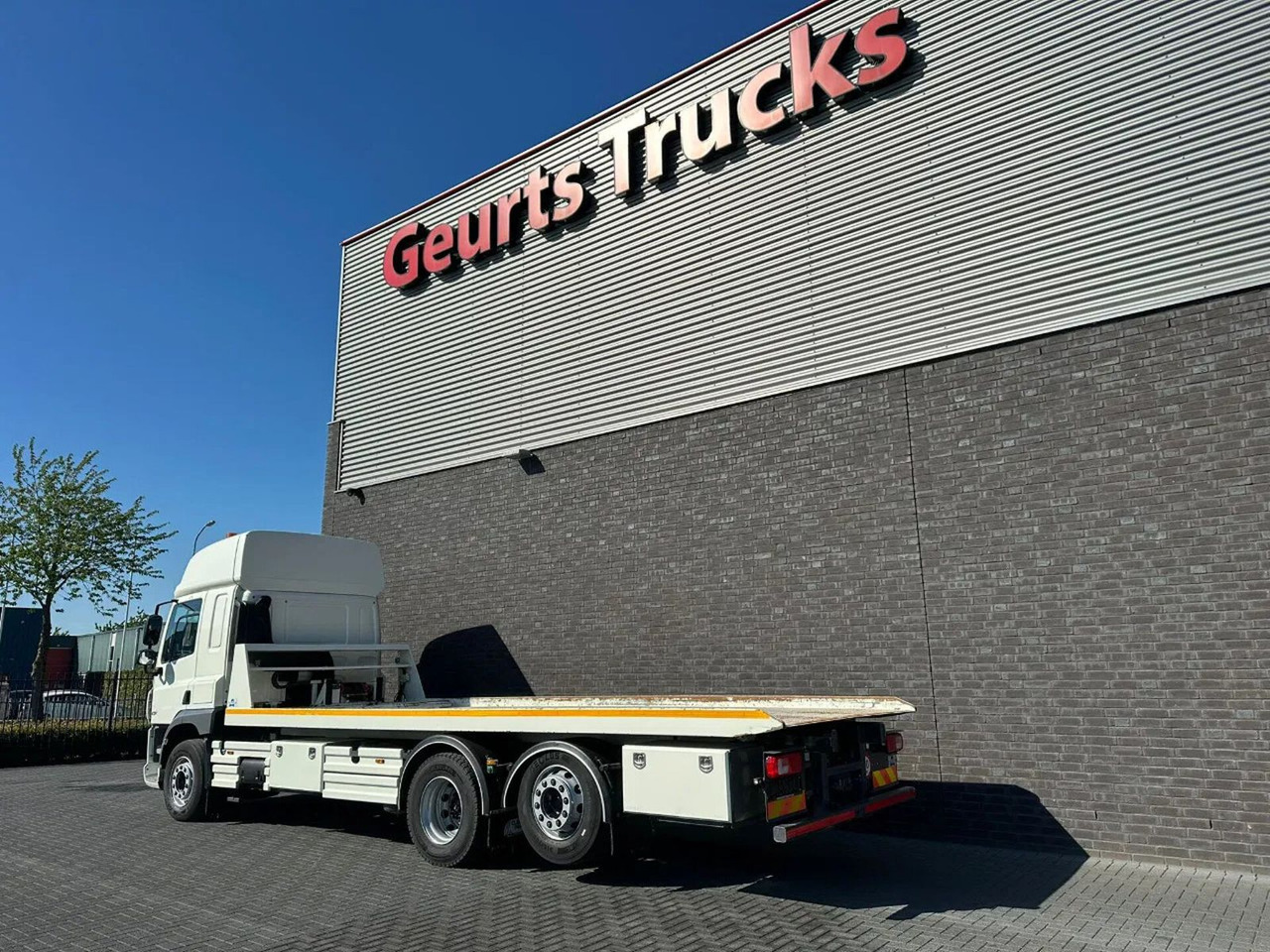 DAF CF 410 6X2 M4SN3 OPRIJWAGEN / MACHINE TRANSPORTE - Autotransporter truck: picture 3 DAF CF 410 6X2 M4SN3 OPRIJWAGEN / MACHINE TRANSPORTE - Autotransporter truck: picture 3
