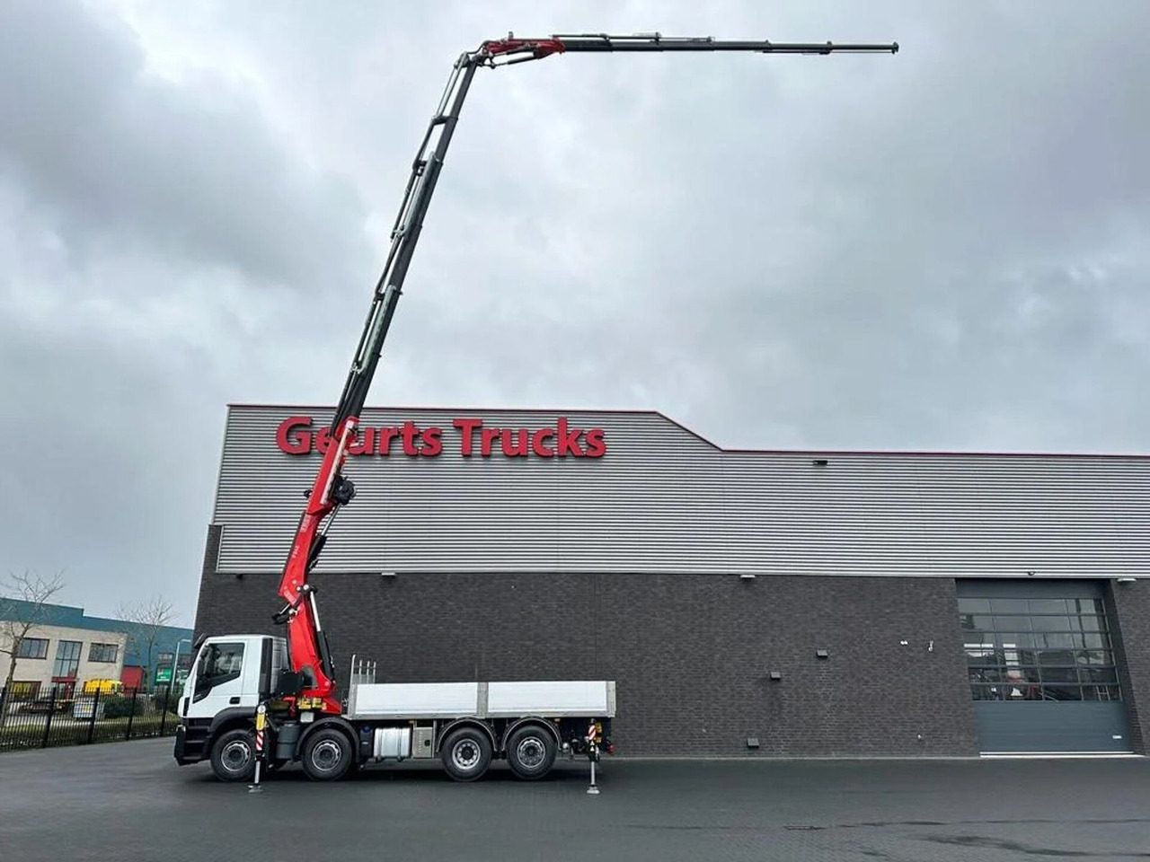 Iveco Stralis 480 X-WAY 8X2 + FASSI 545RA.2.26 + JIB L - Crane truck: picture 4 Iveco Stralis 480 X-WAY 8X2 + FASSI 545RA.2.26 + JIB L - Crane truck: picture 4