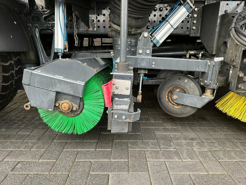 Leasing of Mercedes-Benz Arocs 1824 4X2 BEAM A9000 SWEEPING TRUCK/ KEHRMASCHINE/VEEGWAGEN/FAHRBAHNREINIGER/AIRPORT CLEANER WITH MAGNET Mercedes-Benz Arocs 1824 4X2 BEAM A9000 SWEEPING TRUCK/ KEHRMASCHINE/VEEGWAGEN/FAHRBAHNREINIGER/AIRPORT CLEANER WITH MAGNET: picture 14