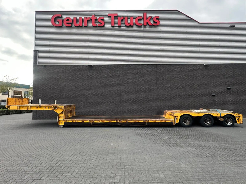 Nooteboom EURO-48-03 DIEPLADER / TIEFLADER / LOW LOADER MET HYDRAULISCH VERING EN STUURASSEN - Low loader semi-trailer: picture 1 Nooteboom EURO-48-03 DIEPLADER / TIEFLADER / LOW LOADER MET HYDRAULISCH VERING EN STUURASSEN - Low loader semi-trailer: picture 1
