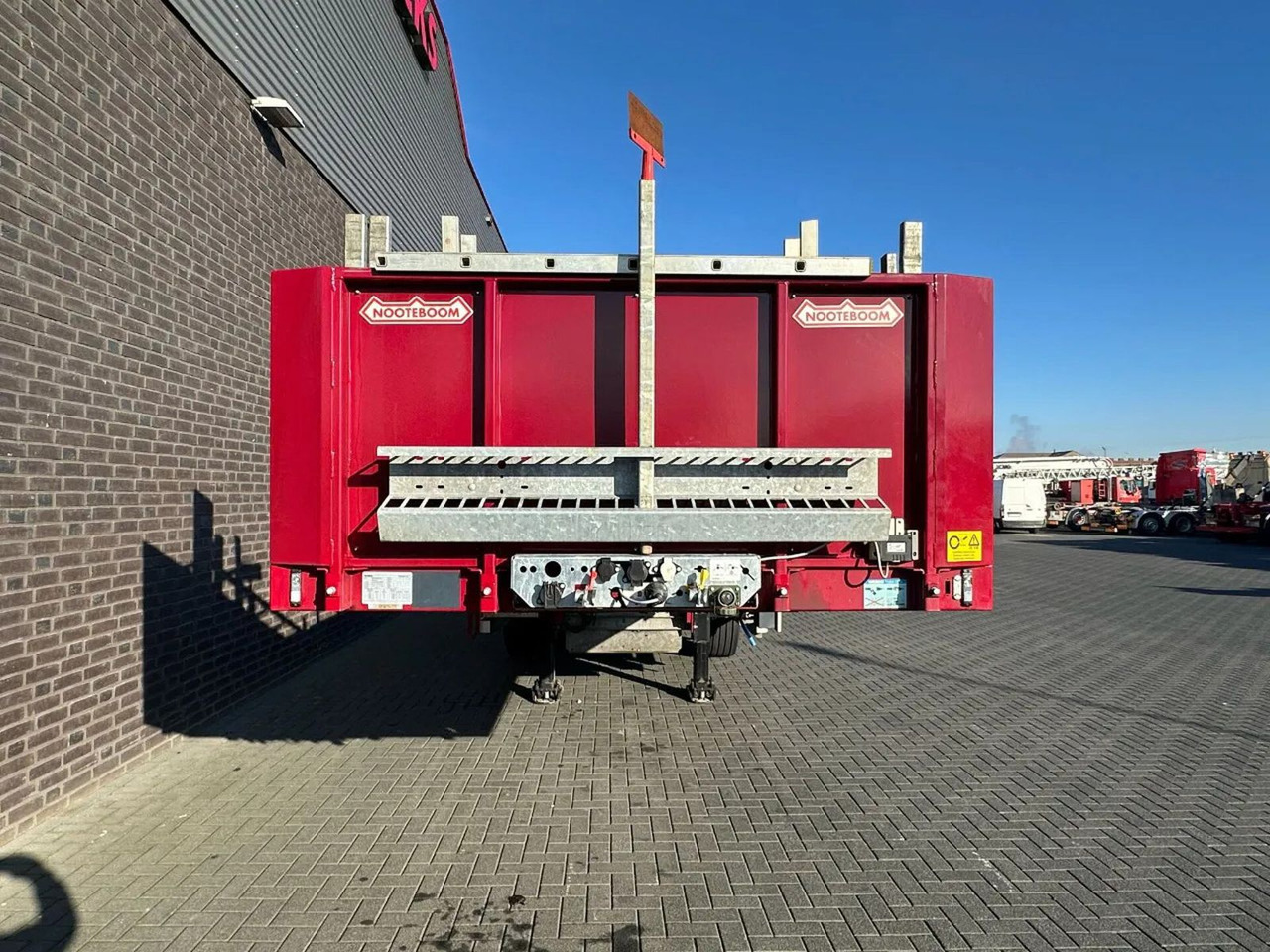Nooteboom OVB-48-03 HYDRAULISCHE GESTUURDE BALLAST TRAILER - Dropside/ Flatbed semi-trailer: picture 4 Nooteboom OVB-48-03 HYDRAULISCHE GESTUURDE BALLAST TRAILER - Dropside/ Flatbed semi-trailer: picture 4