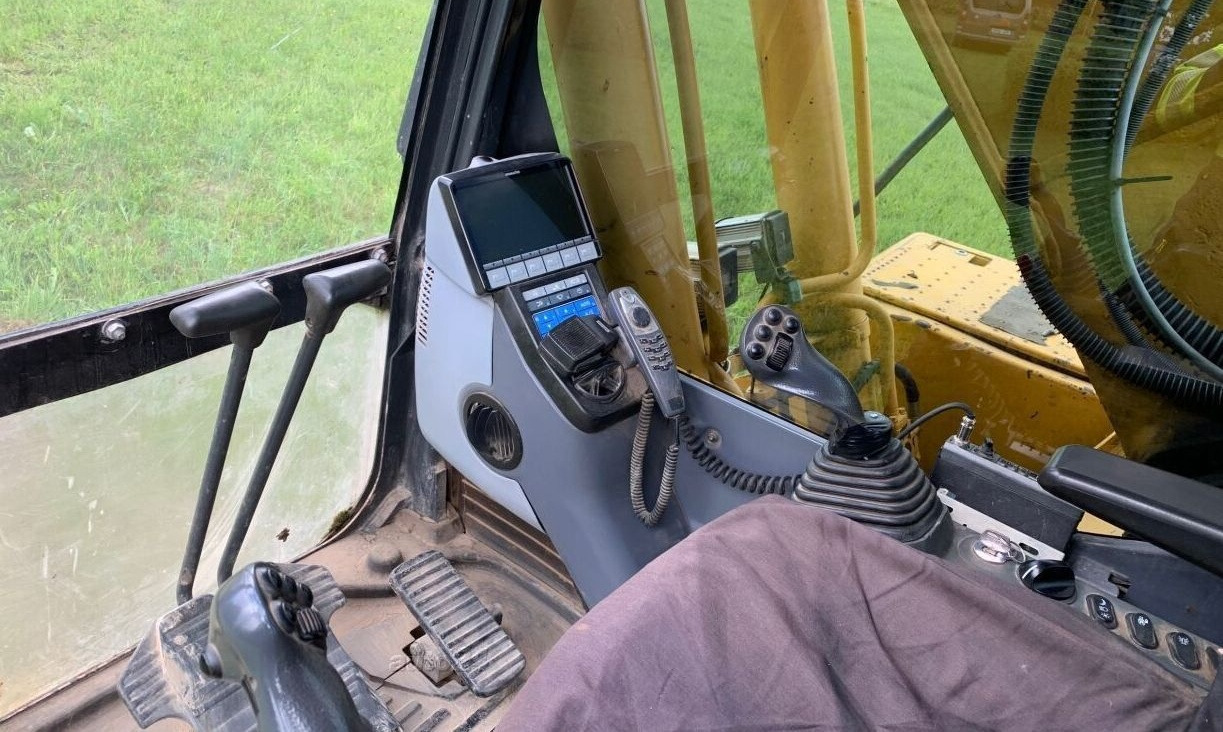 Komatsu PC210LC-8 - Crawler excavator: picture 5 Komatsu PC210LC-8 - Crawler excavator: picture 5