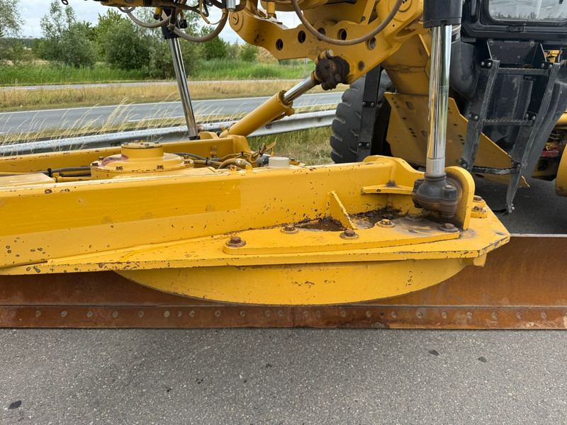 Grader Caterpillar 14M: picture 12