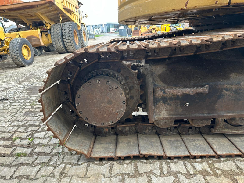 Crawler excavator Caterpillar 335F L CR: picture 11