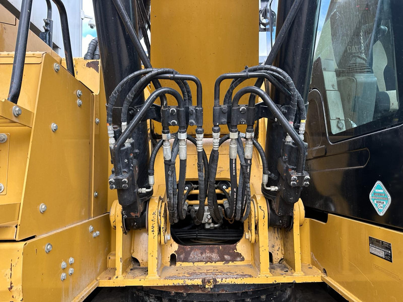 Crawler excavator Caterpillar 335F L CR: picture 15