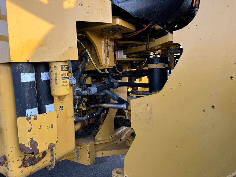 Wheel loader Caterpillar 980H: picture 11