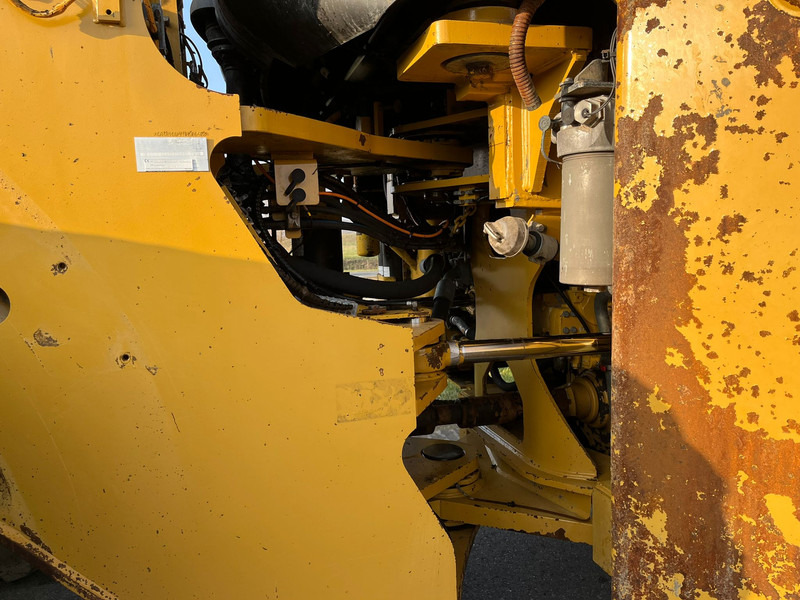 Wheel loader Caterpillar 980H: picture 8