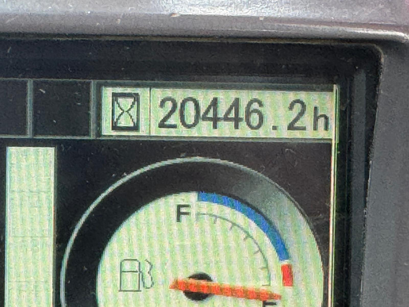 Crawler excavator Hitachi ZX670LCH-3: picture 12 Crawler excavator Hitachi ZX670LCH-3: picture 12