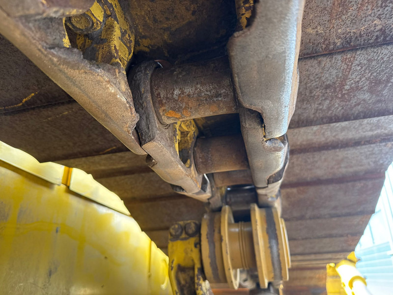 Bulldozer Komatsu D65PXi-18 | TOPCON GPS: picture 18 Bulldozer Komatsu D65PXi-18 | TOPCON GPS: picture 18