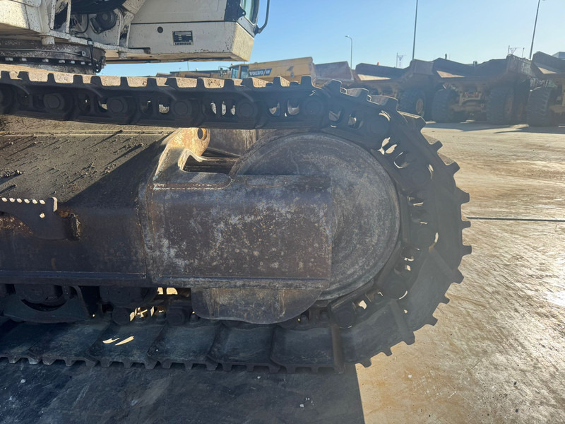 Crawler excavator Liebherr R936 LC: picture 15
