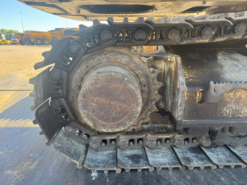 Crawler excavator Liebherr R936 LC: picture 18