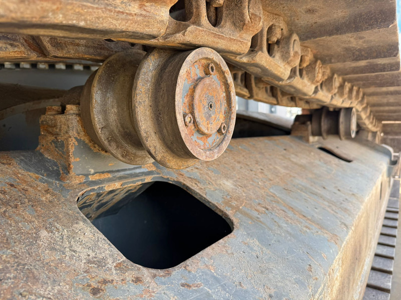 Crawler excavator Liebherr R946 LC: picture 12