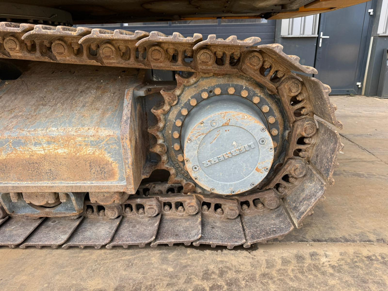 Crawler excavator Liebherr R946 LC: picture 7