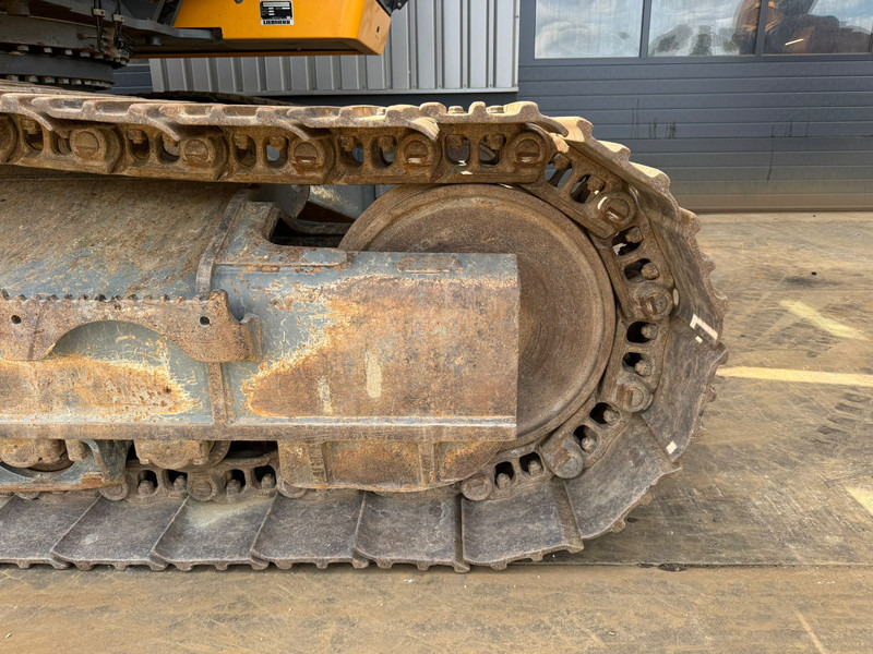 Crawler excavator Liebherr R946 LC: picture 14