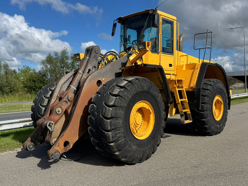 Volvo L220E - Wheel loader: picture 2 Volvo L220E - Wheel loader: picture 2