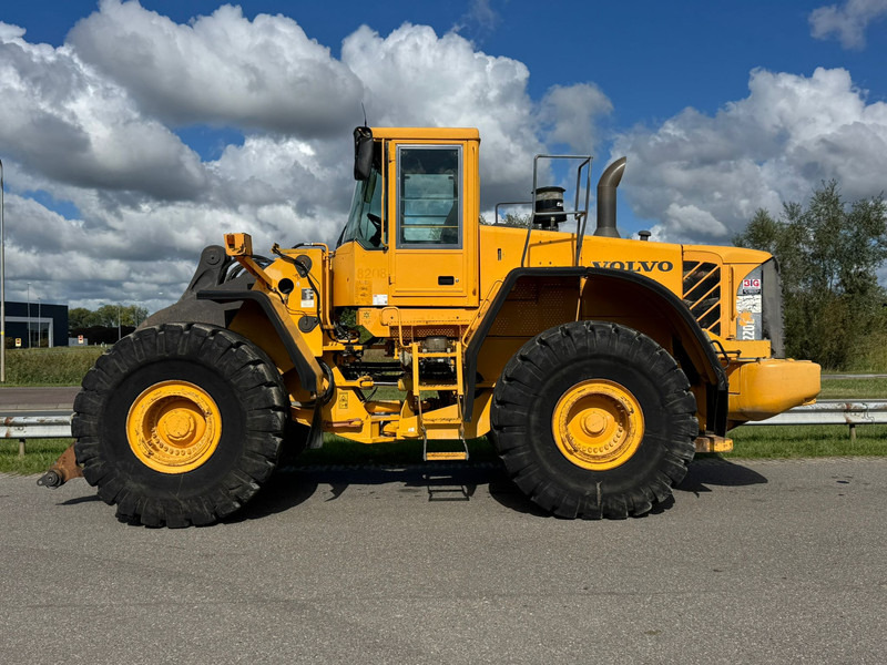 Volvo L220E - Wheel loader: picture 1 Volvo L220E - Wheel loader: picture 1