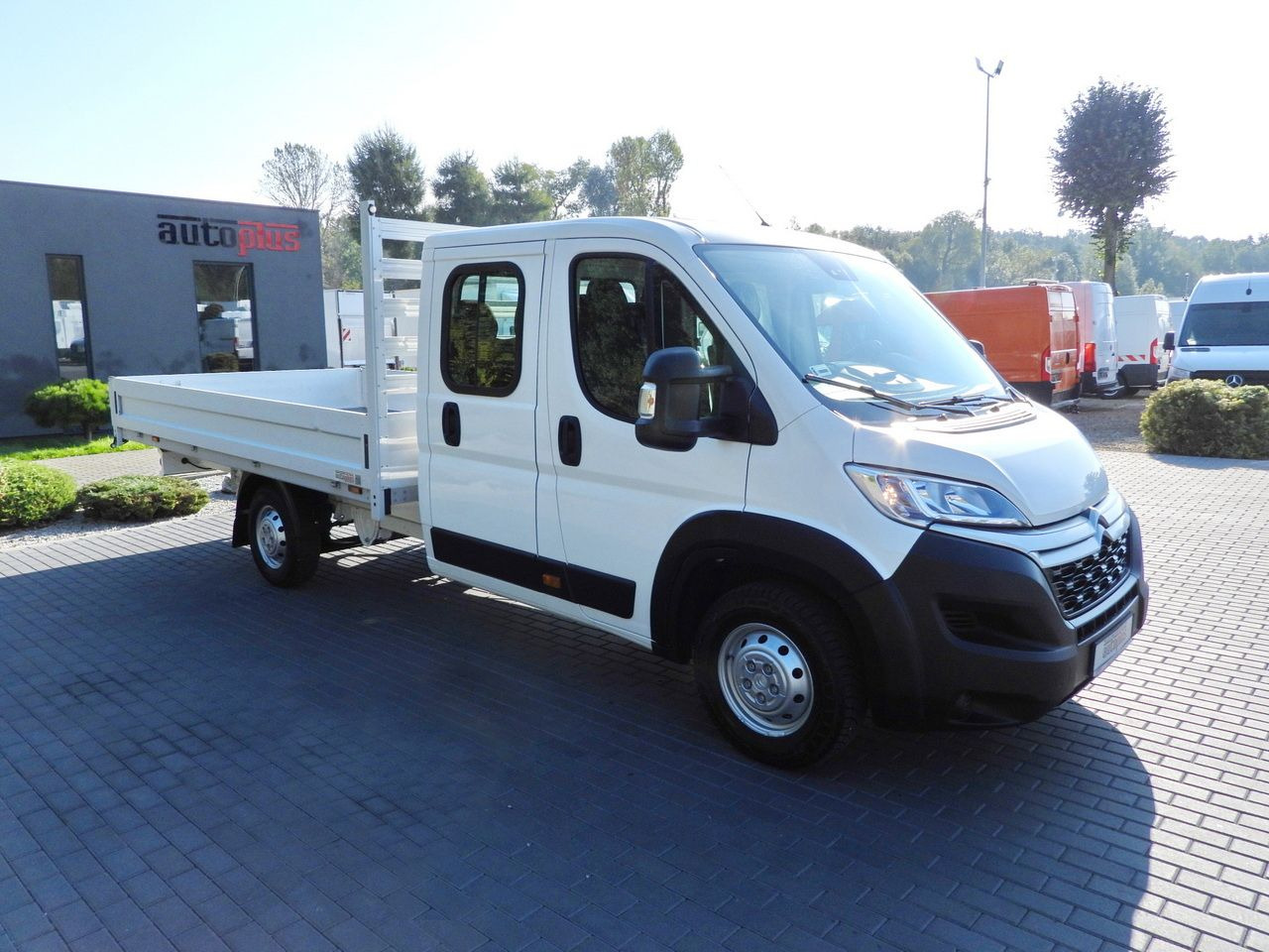 CITROEN JUMPER STAKE BODY DOUBLE CABIN DOKA 7 SEATS PNEUMATICS AIR CONDITIONING 140HP - Combi van: picture 4 CITROEN JUMPER STAKE BODY DOUBLE CABIN DOKA 7 SEATS PNEUMATICS AIR CONDITIONING 140HP - Combi van: picture 4