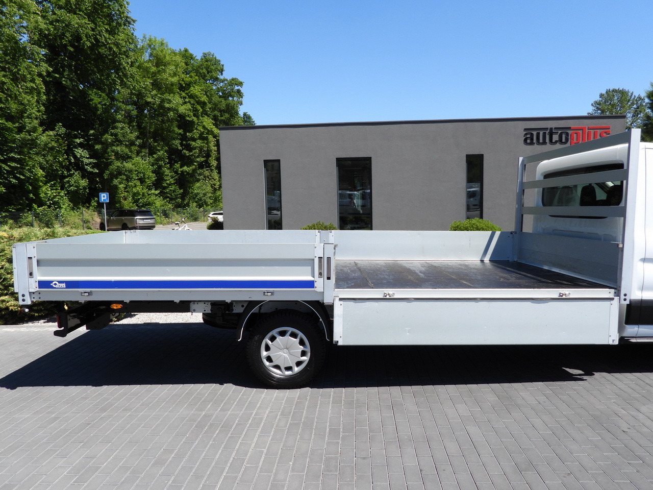 Flatbed van FORD TRANSIT  STAKE BODY 10 PALLETS CRUISE CONTROL LED LIGHTS PNEUMATICS AIR CONDITIONING  160HP: picture 21