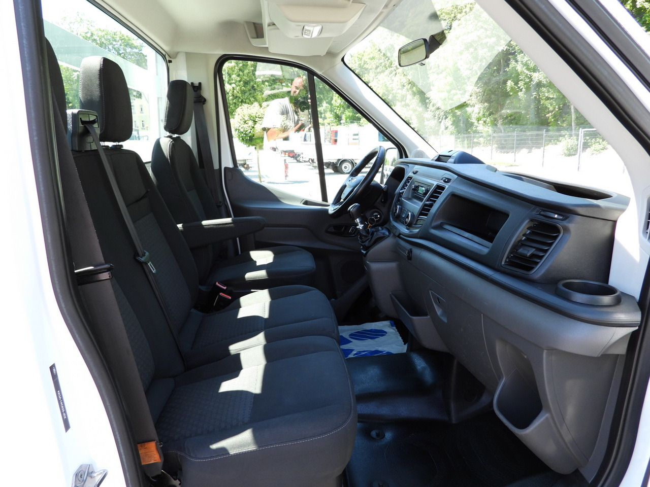 Flatbed van FORD TRANSIT  STAKE BODY 10 PALLETS CRUISE CONTROL LED LIGHTS PNEUMATICS AIR CONDITIONING  160HP: picture 39