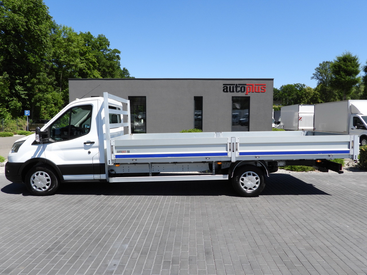Flatbed van FORD TRANSIT  STAKE BODY 10 PALLETS CRUISE CONTROL LED LIGHTS PNEUMATICS AIR CONDITIONING  160HP: picture 8