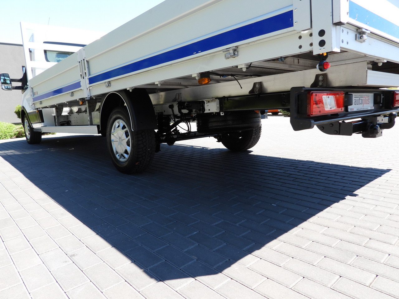 Flatbed van FORD TRANSIT  STAKE BODY 10 PALLETS CRUISE CONTROL LED LIGHTS PNEUMATICS AIR CONDITIONING  160HP: picture 11