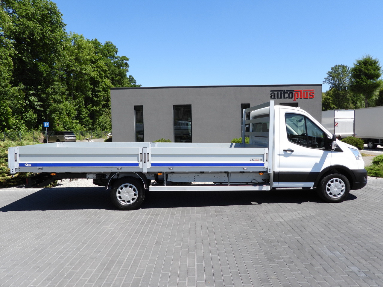Flatbed van FORD TRANSIT  STAKE BODY 10 PALLETS CRUISE CONTROL LED LIGHTS PNEUMATICS AIR CONDITIONING  160HP: picture 7