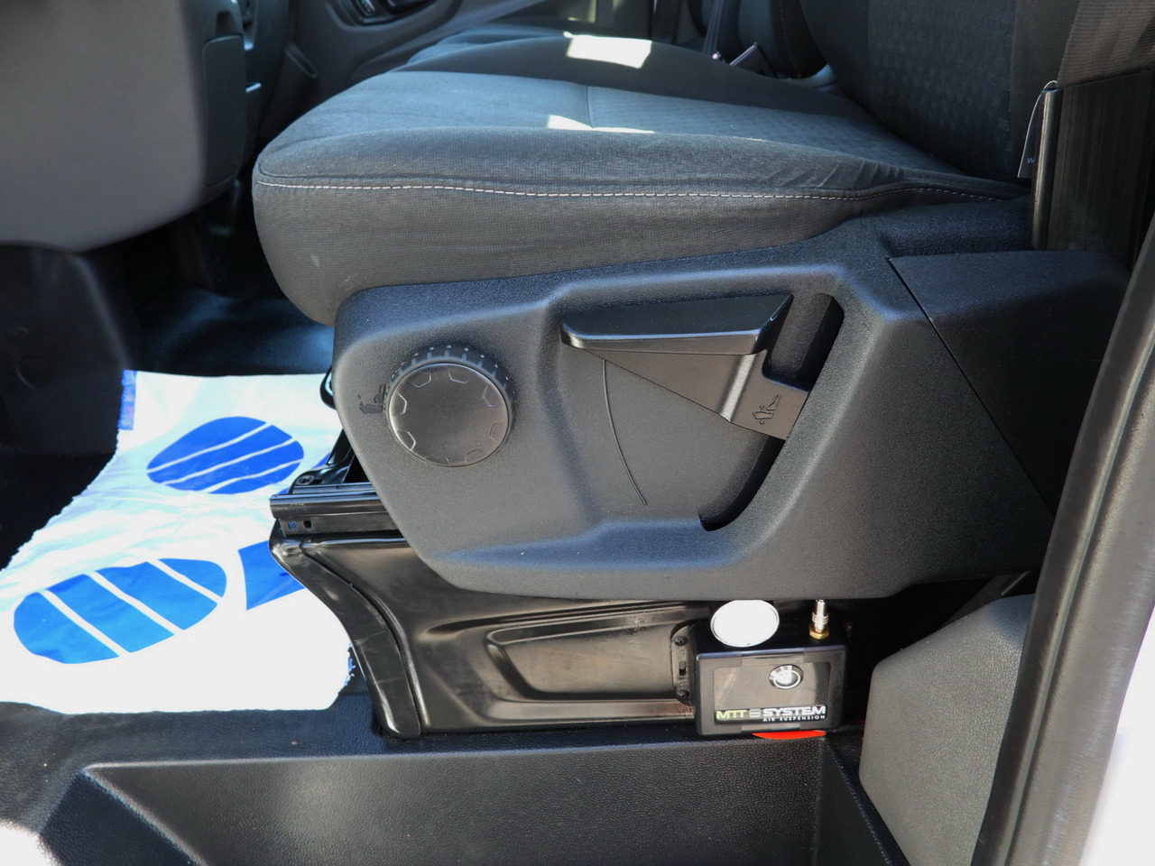 Flatbed van FORD TRANSIT  STAKE BODY 10 PALLETS CRUISE CONTROL LED LIGHTS PNEUMATICS AIR CONDITIONING  160HP: picture 26