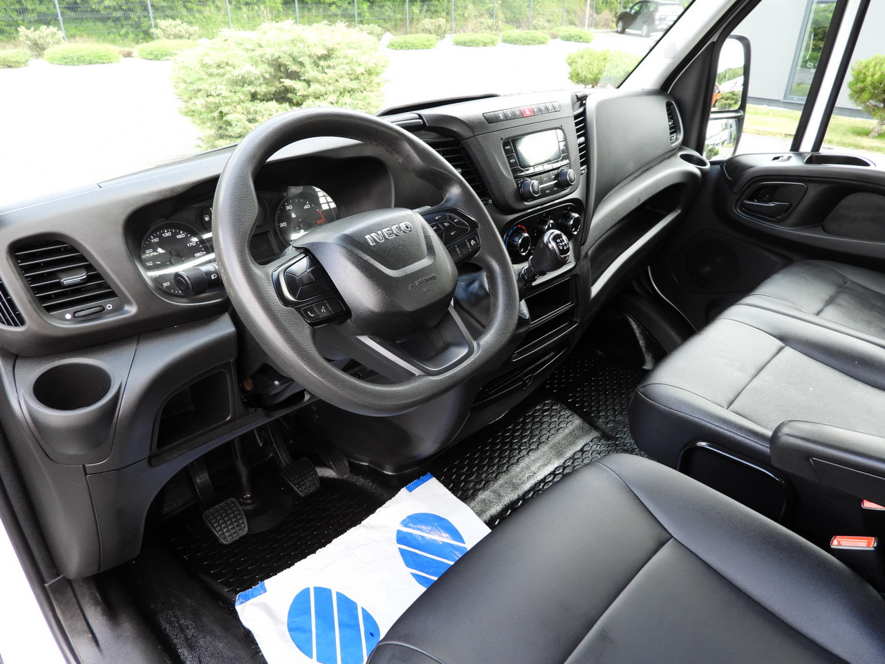 IVECO DAILY 35C14 CRUISE CONTROL TWIN WHEELS AIR CONDITIONING 140HP - Tipper van: picture 2 IVECO DAILY 35C14 CRUISE CONTROL TWIN WHEELS AIR CONDITIONING 140HP - Tipper van: picture 2