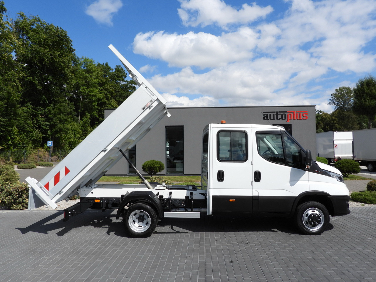 Tipper van IVECO DAILY 35C16 TIPPER DOUBLE CABIN DOKA 6 SEATS CRUISE CONTROL NAVIGATION TWIN WHEELS AIR CONDITIONING  160HP: picture 7