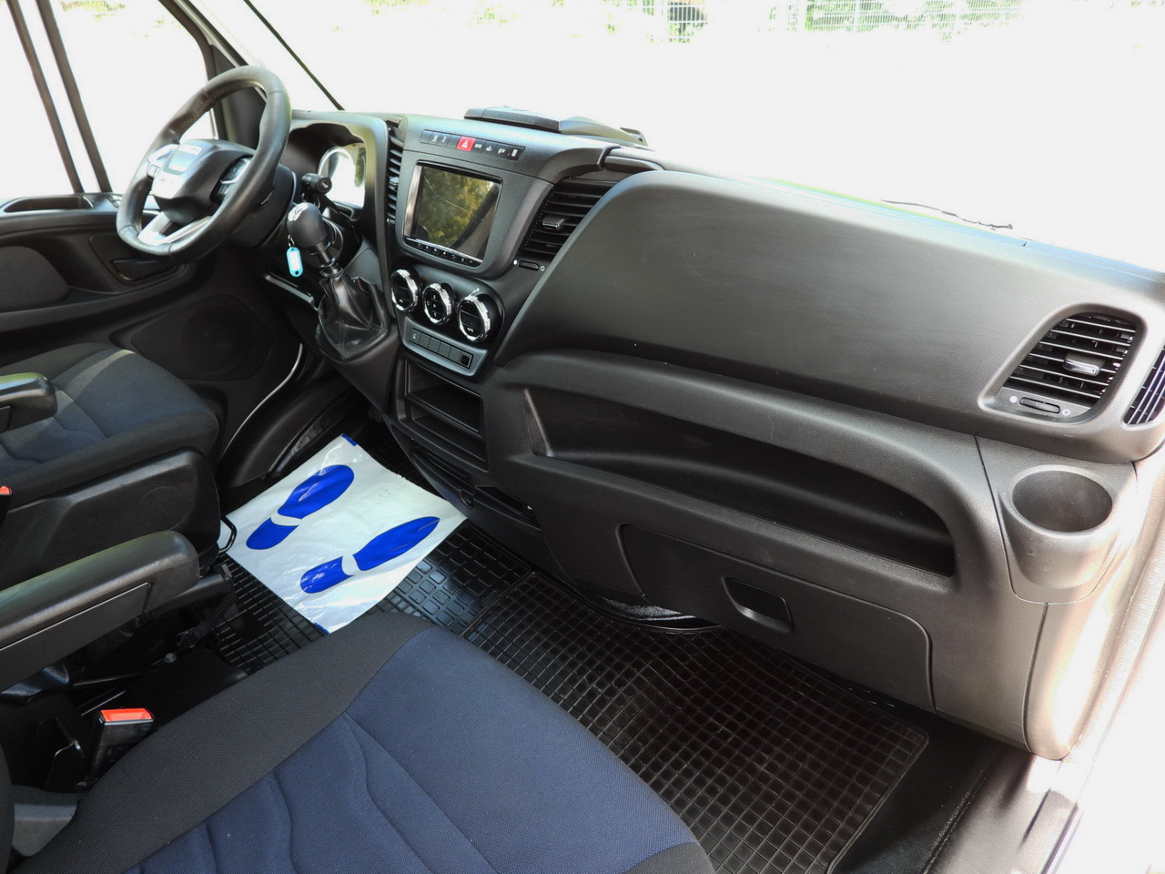 Tipper van IVECO DAILY 35C16 TIPPER DOUBLE CABIN DOKA 6 SEATS CRUISE CONTROL NAVIGATION TWIN WHEELS AIR CONDITIONING  160HP: picture 37