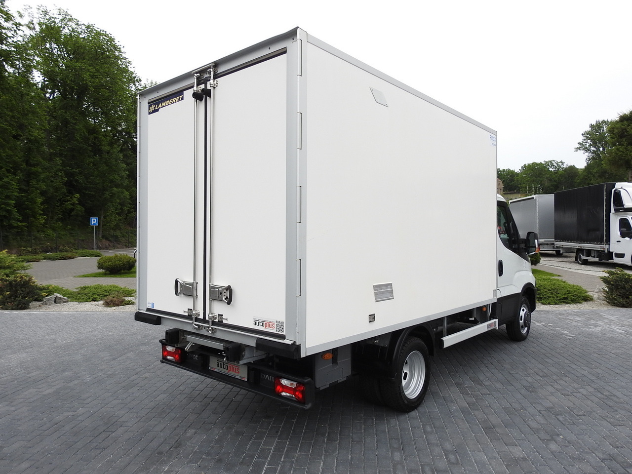 IVECO DAILY 35S15 REGRIGERATOR BOX -12*C 8 PALLETS CRUISE CONTROL TWIN WHEELS AIR CONDITIONING  150HP - Refrigerated van: picture 3 IVECO DAILY 35S15 REGRIGERATOR BOX -12*C 8 PALLETS CRUISE CONTROL TWIN WHEELS AIR CONDITIONING  150HP - Refrigerated van: picture 3