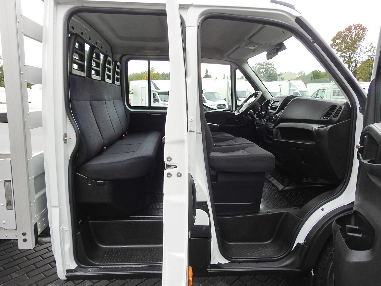 Combi van IVECO DAILY 35S15 STAKE BODY DOUBLE CABIN DOKA 7 SEATS AIR CONDITIONING  150HP: picture 40