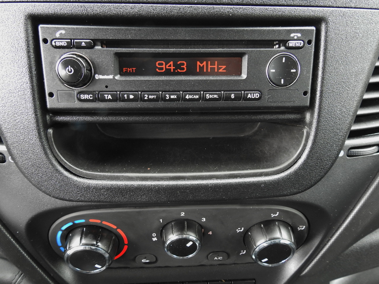 Combi van IVECO DAILY 35S15 STAKE BODY DOUBLE CABIN DOKA 7 SEATS AIR CONDITIONING  150HP: picture 35