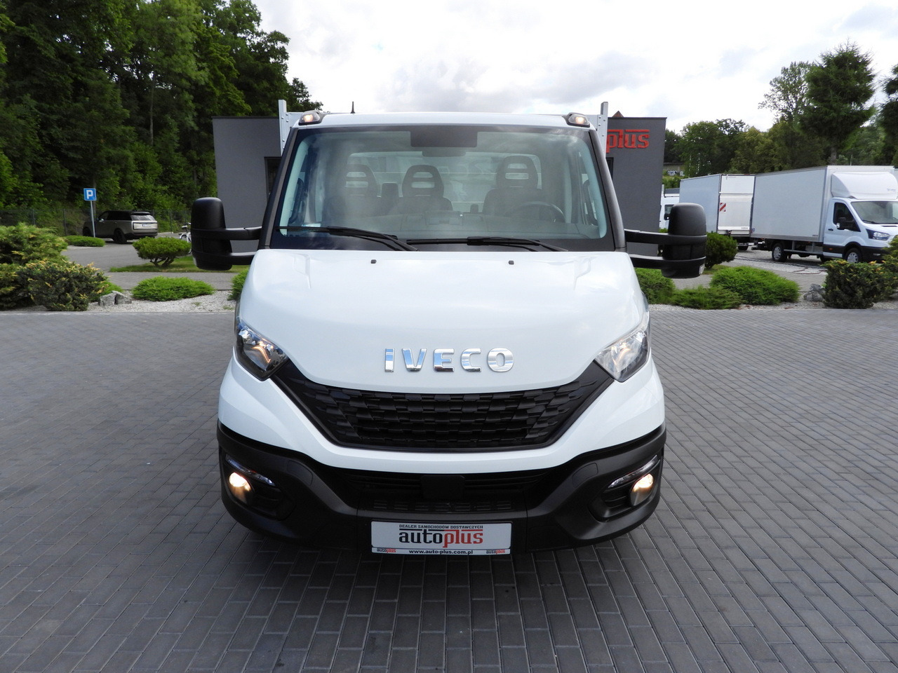 IVECO DAILY 35S16 STAKE BODY 10 PALLETS CRUISE CONTROL AIR CONDITIONING 160HP - Flatbed van: picture 5 IVECO DAILY 35S16 STAKE BODY 10 PALLETS CRUISE CONTROL AIR CONDITIONING 160HP - Flatbed van: picture 5