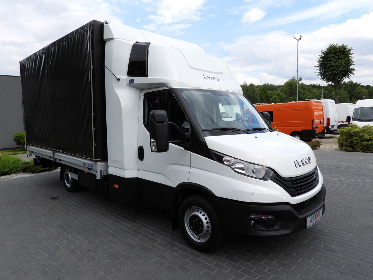 IVECO DAILY 35S18 TARPAULIN LIFT 10 PALLETS WEBASTO CRUISE CONTROL PNEUMATICS AIR CONDITIONING 180HP - Curtain side van: picture 4 IVECO DAILY 35S18 TARPAULIN LIFT 10 PALLETS WEBASTO CRUISE CONTROL PNEUMATICS AIR CONDITIONING 180HP - Curtain side van: picture 4