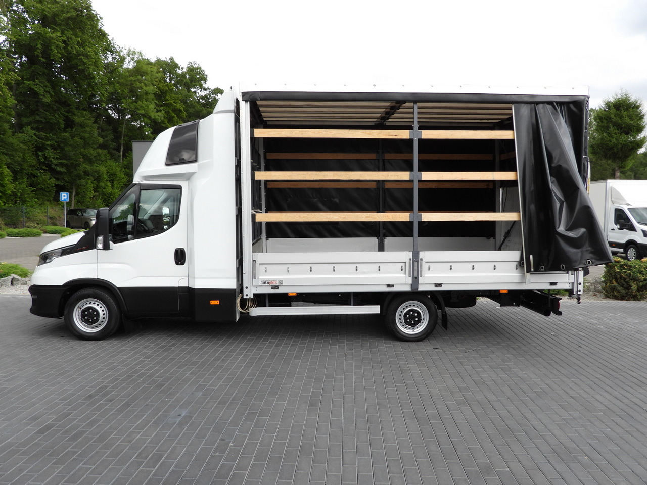 Curtain side van IVECO DAILY 35S18 TARPAULIN LIFT 10 PALLETS WEBASTO CRUISE CONTROL PNEUMATICS AIR CONDITIONING  180HP: picture 7