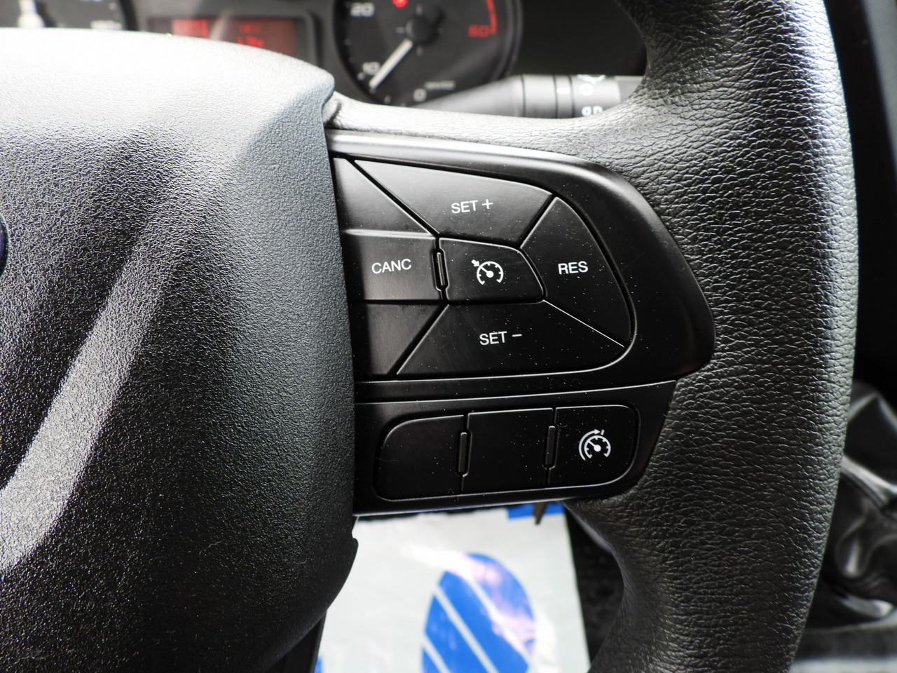 Curtain side van IVECO DAILY 35S18 TARPAULIN LIFT 10 PALLETS WEBASTO CRUISE CONTROL PNEUMATICS AIR CONDITIONING  180HP: picture 38