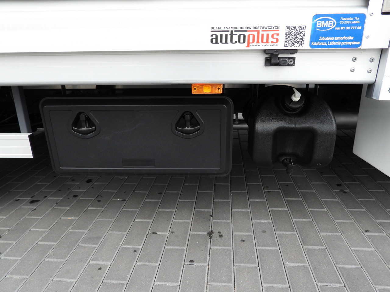 Curtain side van IVECO DAILY 35S18 TARPAULIN LIFT 10 PALLETS WEBASTO CRUISE CONTROL PNEUMATICS AIR CONDITIONING  180HP: picture 26