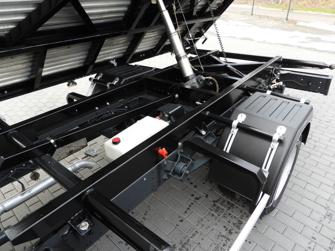 Tipper van IVECO DAILY 50C16 THREE-WAY TIPPER DOUBLE CABIN DOKA 6 SEATS CRUISE CONTROL PNEUMATICS TWIN WHEELS AIR CONDITIONING 160HP: picture 22 Tipper van IVECO DAILY 50C16 THREE-WAY TIPPER DOUBLE CABIN DOKA 6 SEATS CRUISE CONTROL PNEUMATICS TWIN WHEELS AIR CONDITIONING 160HP: picture 22