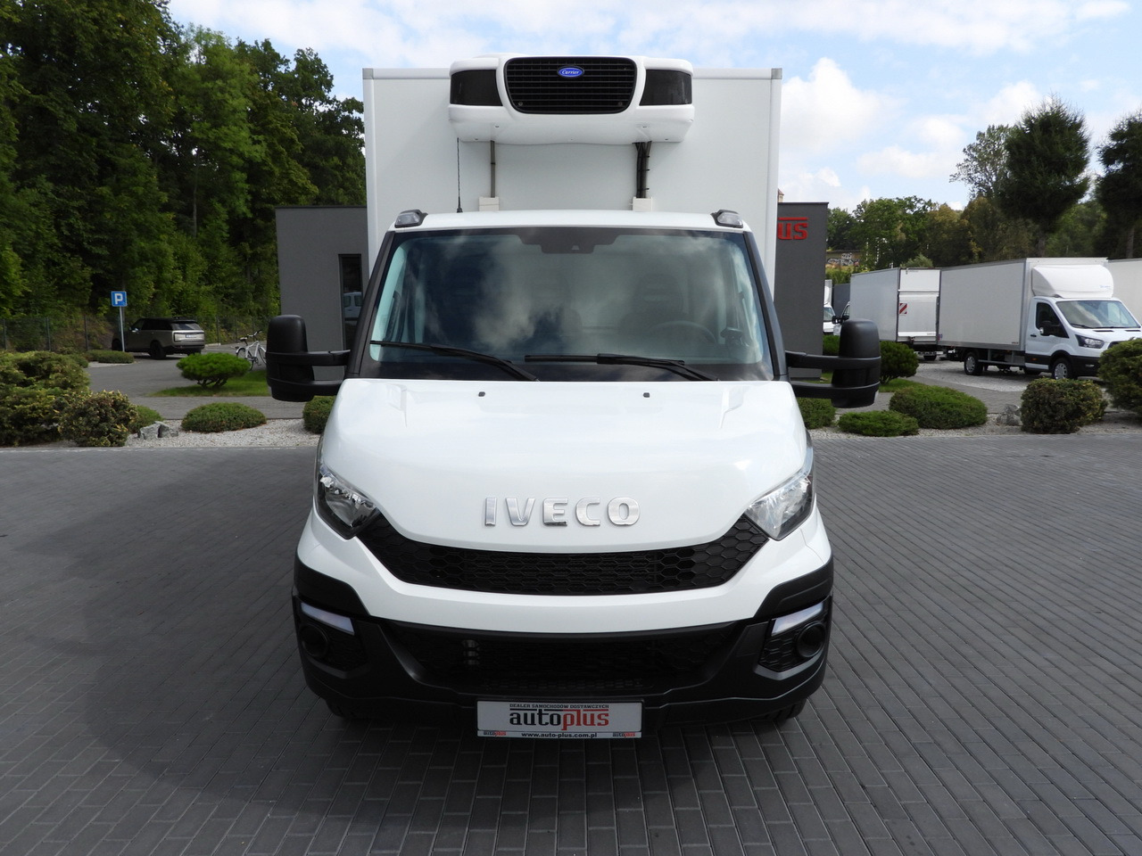 IVECO DAILY 70C17 REFRIGERATOR 1*C LIFT 10 PALLETS POWER SUPPLY 230V CRUISE CONTROL AIR CONDITIONING PNEUMATICS AUTOMATIC TRANSMISSION HI-MATIC TWIN WHEELS 170HP - Refrigerator truck: picture 5 IVECO DAILY 70C17 REFRIGERATOR 1*C LIFT 10 PALLETS POWER SUPPLY 230V CRUISE CONTROL AIR CONDITIONING PNEUMATICS AUTOMATIC TRANSMISSION HI-MATIC TWIN WHEELS 170HP - Refrigerator truck: picture 5