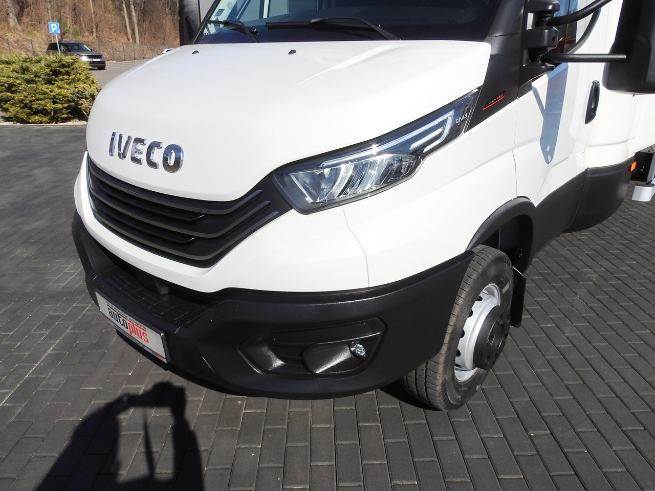 Box van IVECO DAILY 70C18 BOX LIFT 14 PALLETS WEBASTO CRUISE CONTROL NAVIGATION LED LIGHTS TWIN WHEELS AIR CONDITIONING  180HP: picture 21