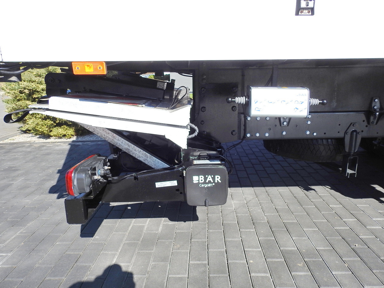 Box van IVECO DAILY 70C18 BOX LIFT 14 PALLETS WEBASTO CRUISE CONTROL NAVIGATION LED LIGHTS TWIN WHEELS AIR CONDITIONING  180HP: picture 27