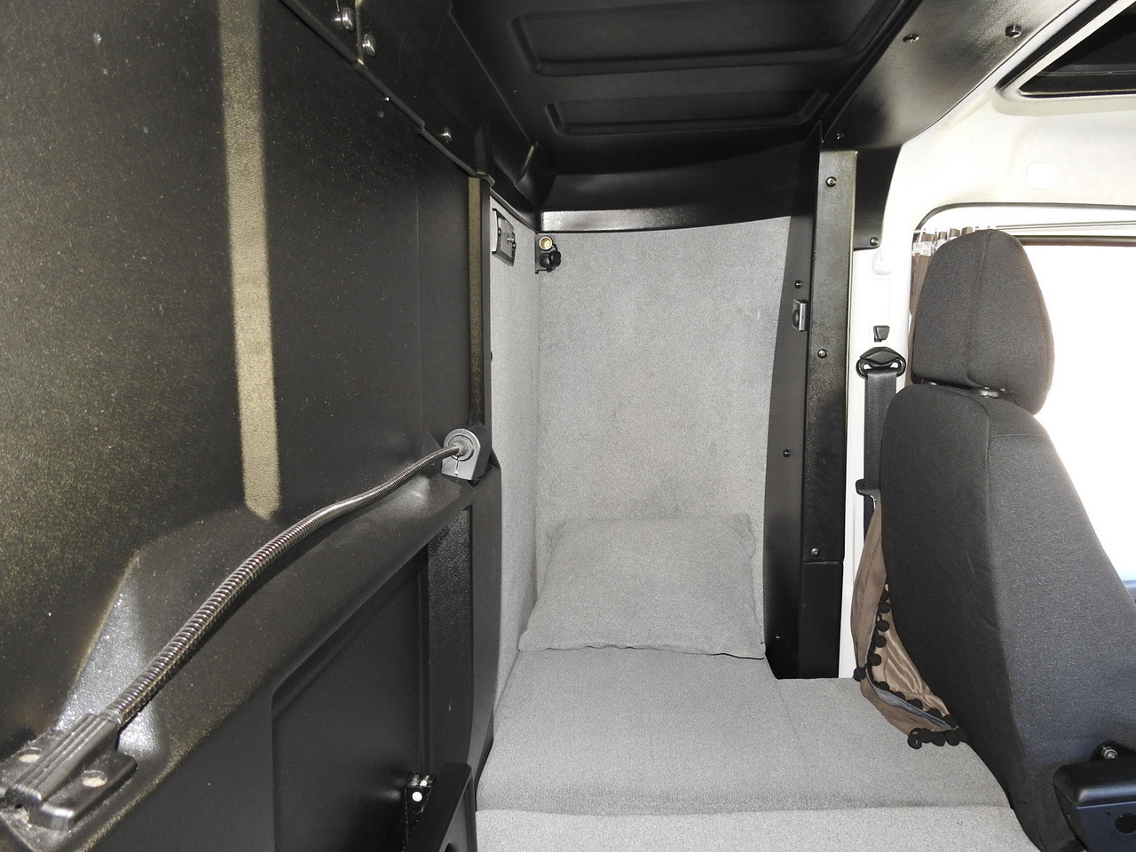 Box van IVECO DAILY 70C18 BOX LIFT 14 PALLETS WEBASTO CRUISE CONTROL NAVIGATION LED LIGHTS TWIN WHEELS AIR CONDITIONING  180HP: picture 46