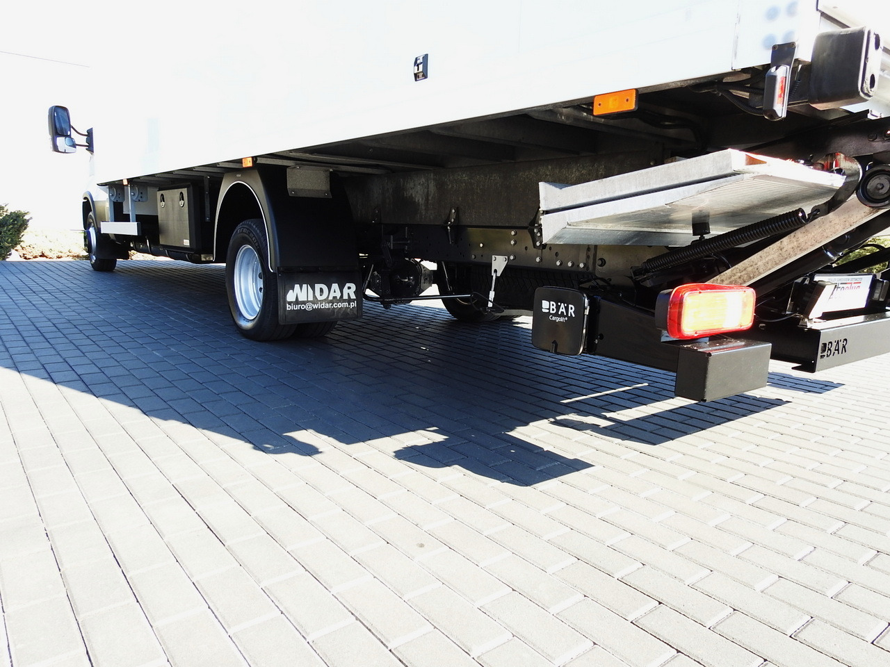 Box van IVECO DAILY 70C18 BOX LIFT 14 PALLETS WEBASTO CRUISE CONTROL NAVIGATION LED LIGHTS TWIN WHEELS AIR CONDITIONING  180HP: picture 16