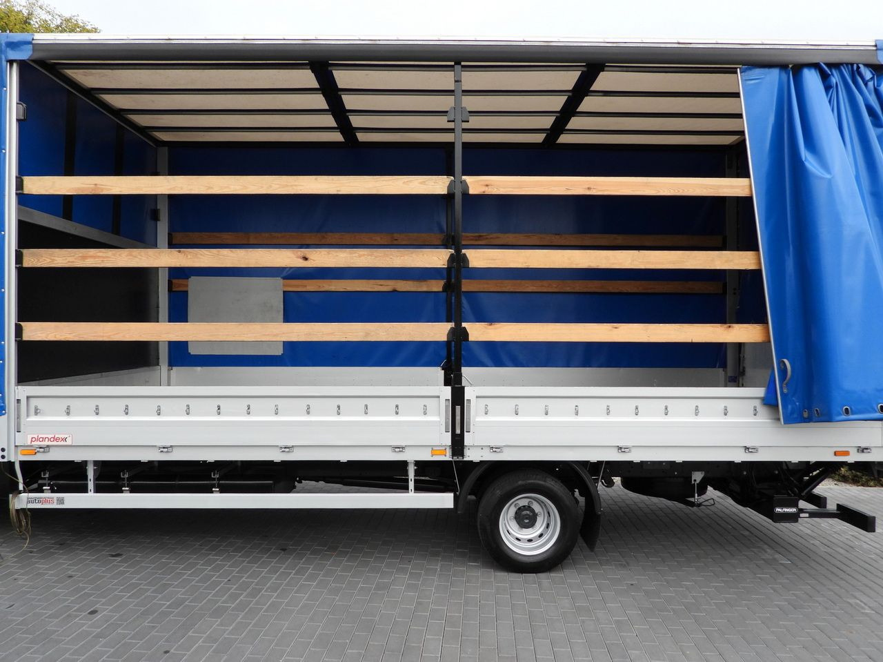 Curtainsider truck IVECO DAILY 72C18 TARPAULIN LIFT 14 PALLETS WEBASTO CRUISE CONTROL LED LIGHTS TWIN WHEELS AIR CONDITIONING  180HP: picture 30