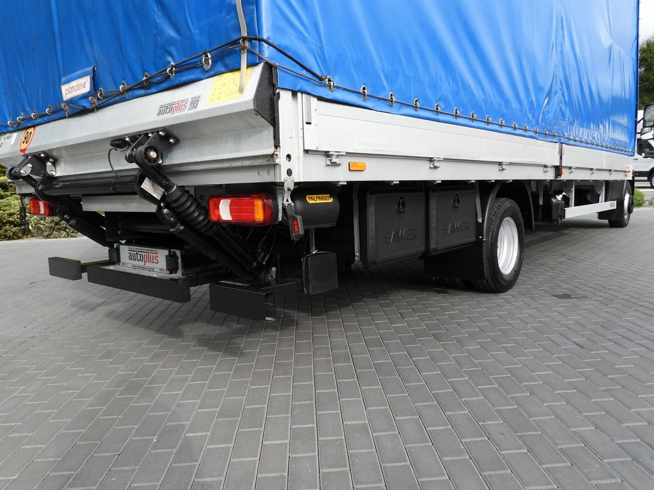 Curtainsider truck IVECO DAILY 72C18 TARPAULIN LIFT 14 PALLETS WEBASTO CRUISE CONTROL LED LIGHTS TWIN WHEELS AIR CONDITIONING  180HP: picture 31